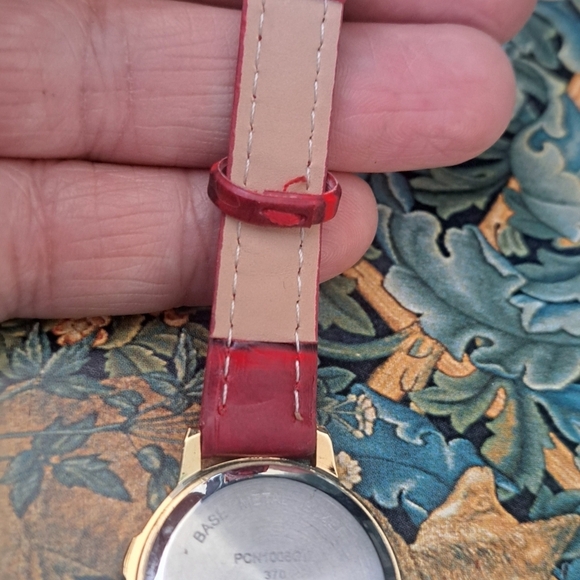 Quartz Red leather ladies watch - Picture 5 of 7